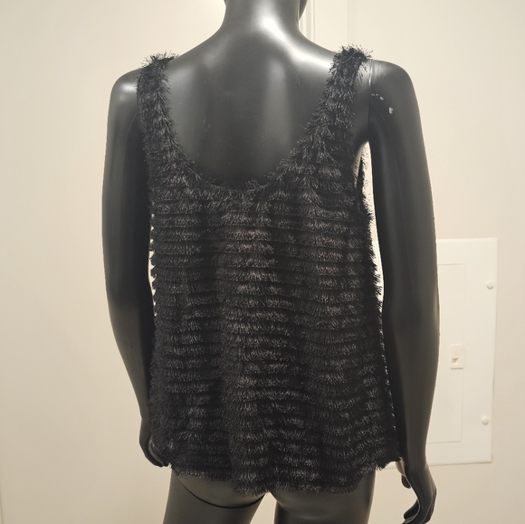 Black Ruffled Relaxed Tank Top - Picture 2 of 2